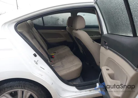 2019 Hyundai Elantra Sel z USA, uszkodzony, nr VIN 5NPD84LF2KH477214